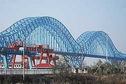Dashengguan-Brücke der Schnellfahrstrecke Beijing - Shanghai bei Nanjing. Quelle: Wikipedia-Autor 东京村子, Creative Commons Lizenz 3.0, aufgenommen 2009.