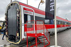 Frecciarossa 1000 von Hitachi auf der InnoTrans 2024 in Berlin: Wagenübergang.   © 24.09.2024 André Werske