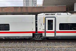 ICE L in Düsseldorf Hbf: Wagenübergang. © 04.01.2026 André Werske