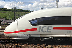 ICE 3, Baureihe 407 bei Versuchsfahrt in Würzburg Hbf.