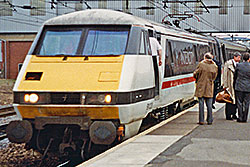 Ellok Class 91 als InterCity 225 in Peterborough.